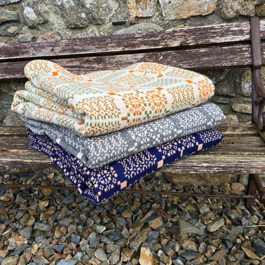 Melin Tregwynt Gardd throw: Llwyd