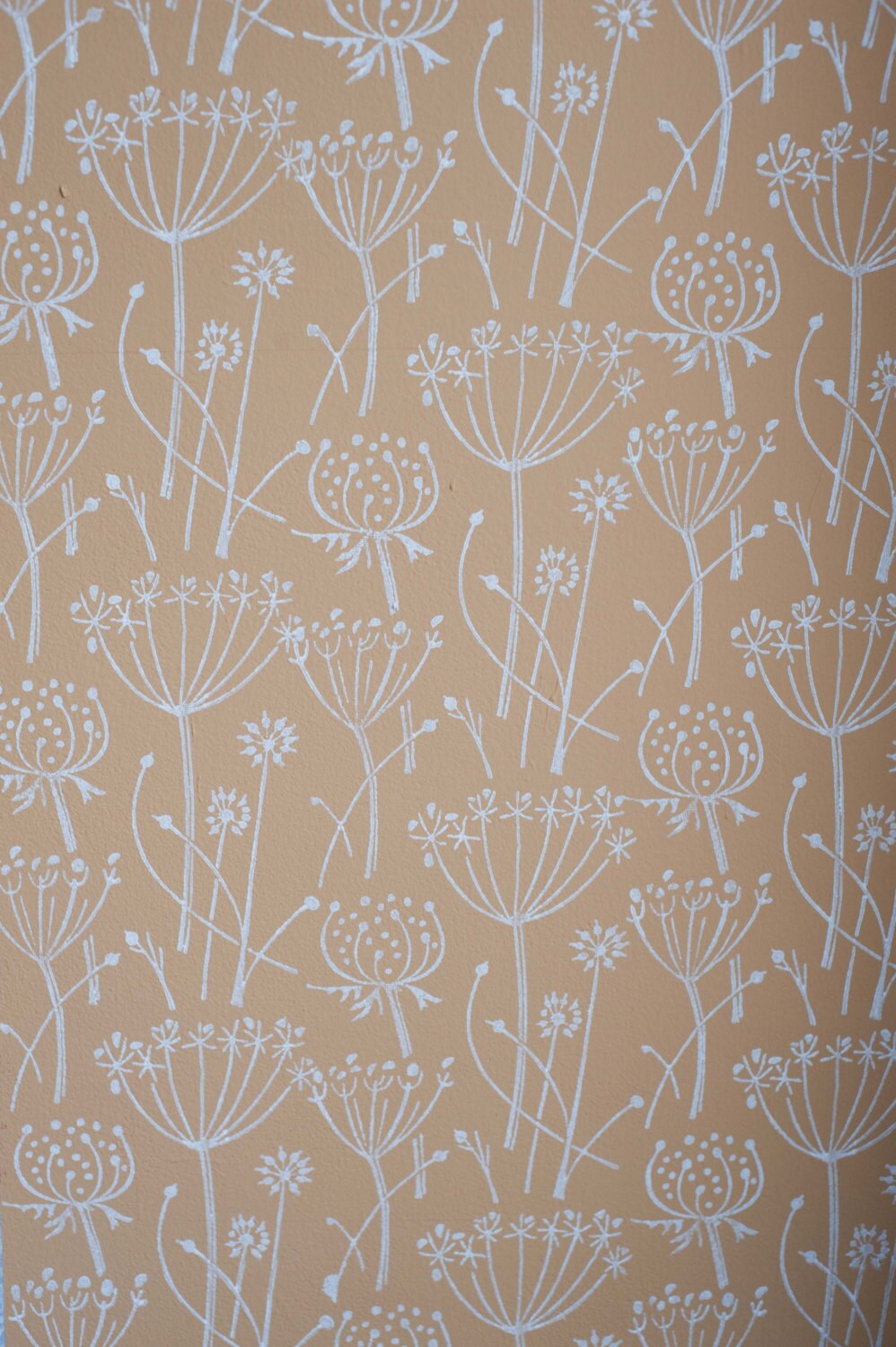 Tussock patterned paint roller